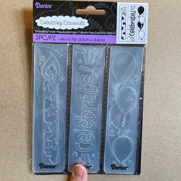 Embossing folders - Picture 1 of 4